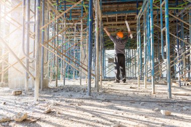 İnşaat kavramlar, mühendis ve mimar inşaat alanında planı ile çalışma
