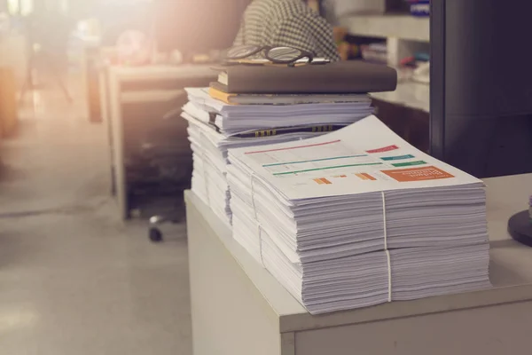 Pile of unfinished documents on office desk, Stack of business paper, Vintage Effect — Stock Photo, Image