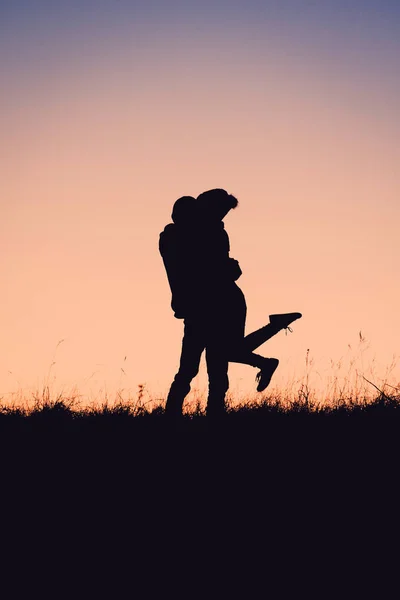 Silueta Gente Divirtiéndose Atardecer — Foto de Stock