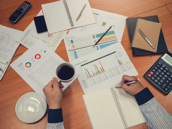 Business Financiën Concept Van Office Werkt Zakenlieden Bespreken Analyse Grafiek — Stockfoto