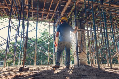 İnşaat kavramlar, mühendis ve mimar inşaat alanında blueprint, Vintage etkisi ile çalışma