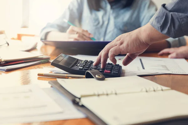 Business Financiën Concept Van Office Werkt Zakenman Met Behulp Van — Stockfoto