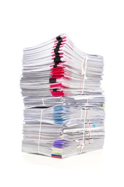Beyaz arka plan üzerinde izole iş belge kağıt yığını