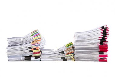 Beyaz arka plan üzerinde izole iş belge kağıt yığını