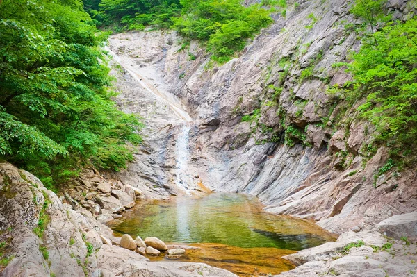 Водоспад в Seoraksan Національний парк — стокове фото