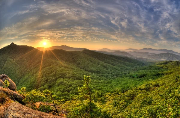 Sonnenuntergang des russischen Urgebirges — Stockfoto