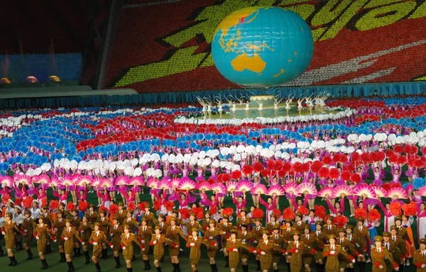 Grootste in de wereld - Ariran Festival, Noord-Korea weergeven — Stockfoto