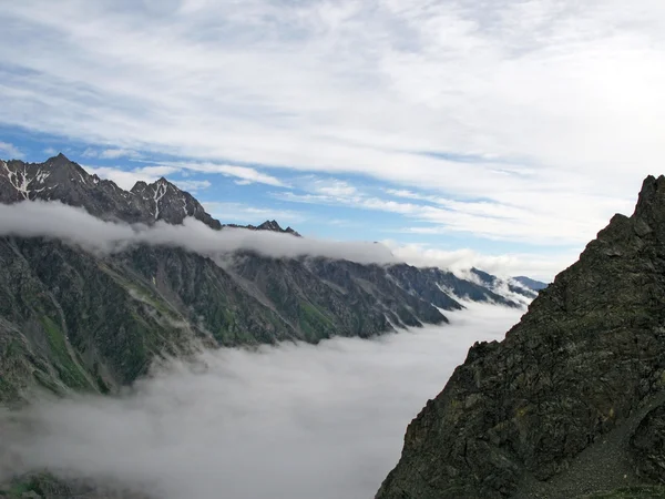 Bezenghi bergen op Caucasus — Stockfoto