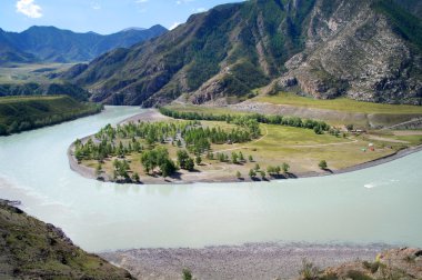 Dağ nehir Katun kamp turist