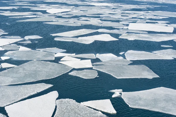 Romper el témpano de hielo — Foto de Stock