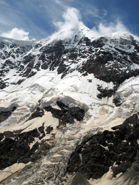Pintorescas montañas de Bezenghi en el Cáucaso —  Fotos de Stock