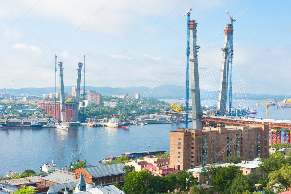 construction of big guyed bridge in Vladivostok 