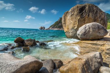 Kayalık plaj manzarası Koh Tao Adası Tayland