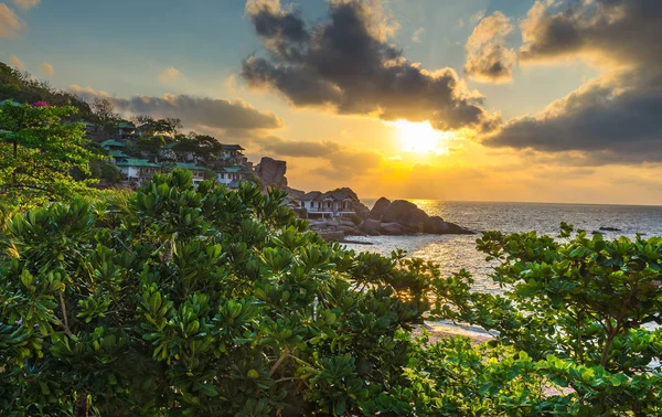 Sonnenaufgang Blick auf die Insel Koh Tao in Thailand — Stockfoto