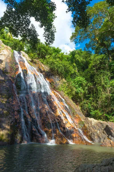Водопад Намуанг острова Самуи — стоковое фото