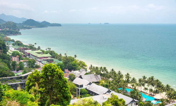 Thailandia isola tropicale di Koh Chang. Punto di vista della sabbia bianca B — Foto Stock