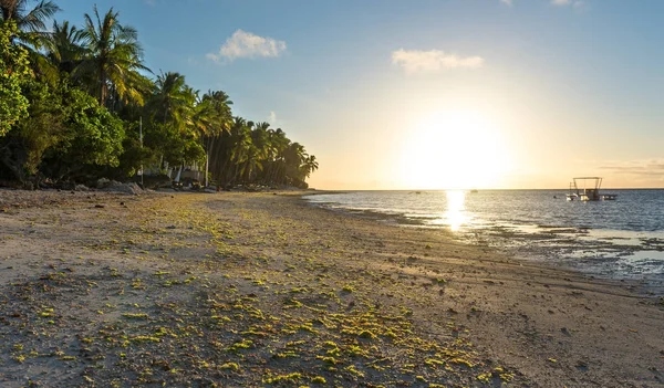 Vista do nascer do sol na Anda White Long Beach na ilha Bohol de Phi — Fotografia de Stock