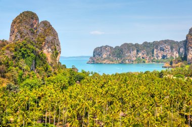 Railay Batı beach bakış açısı, Krabi, Andaman Denizi Tayland 