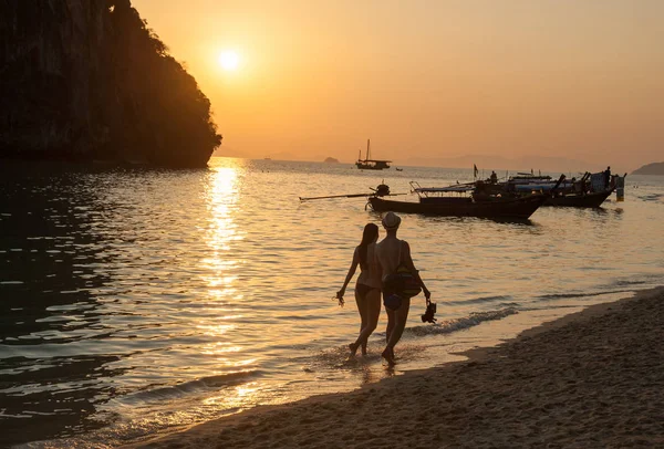 Ηλιοβασίλεμα στην pranang Παραλία Railay Krabi Ταϊλάνδη — Φωτογραφία Αρχείου