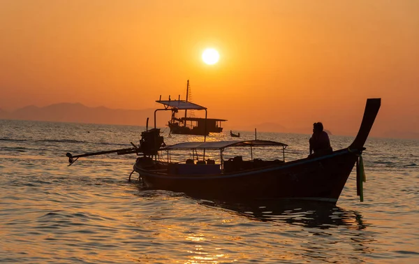 Coucher Soleil Avec Des Bateaux Plage Pranang Railay Krabi Thaïlande — Photo