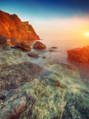 Gün batımında deniz manzarası