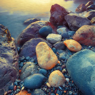 Gün batımında deniz manzarası