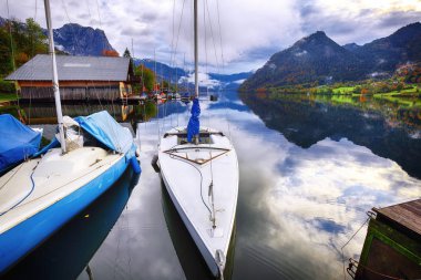Sisli göl Grundlsee Alps Avusturya Avrupa sabahı