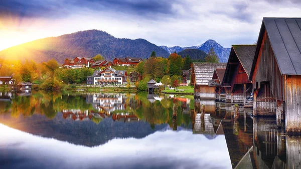 Grundlsee lake in Alps mountains — Stock Photo, Image