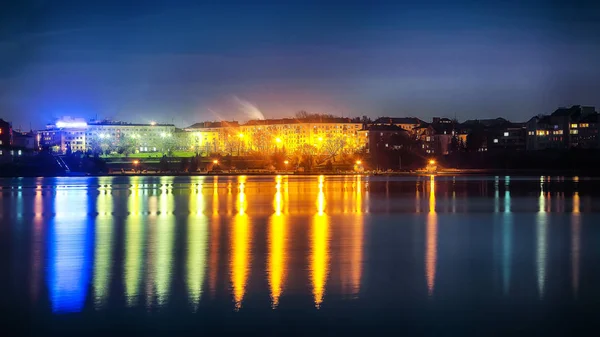 全景的夜晚城市的灯光. — 图库照片