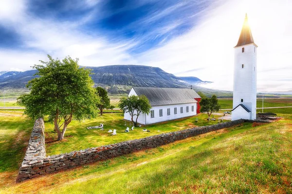 Фантастичний вид на собор Холар в Ісландії.. — стокове фото