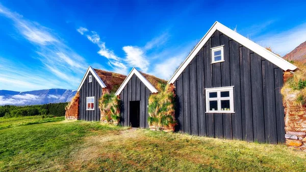 Tradycyjne islandzkie darń domów w mieście Holar — Zdjęcie stockowe