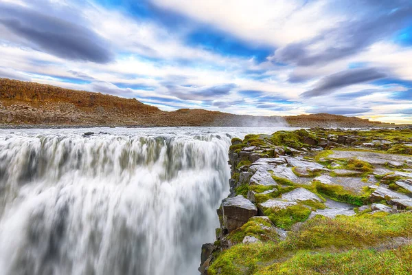 Drammatica vista al tramonto della cascata più potente d'Europa c — Foto Stock