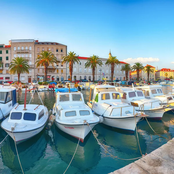 Vista Incrível Passeio Cidade Velha Split Com Tboats Iates Marina — Fotografia de Stock