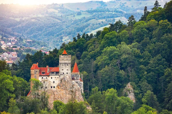 Paisagem Com Castelo Medieval Bran Conhecido Pelo Mito Drácula Castelo — Fotografia de Stock