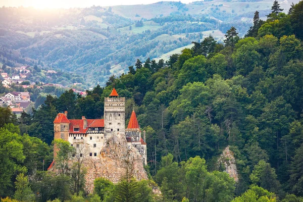 Tájkép Középkori Bran Kastély Ismert Mítosz Drakula Törcsvár Vagy Drakula — Stock Fotó