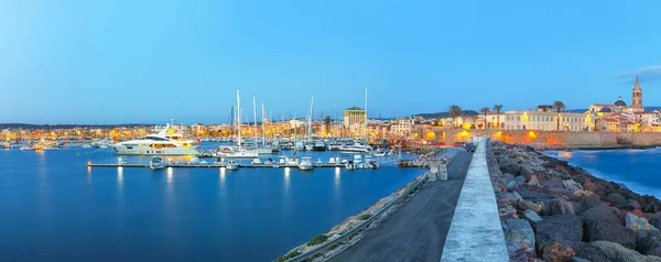 Vista Panorâmica Cidade Noturna Porto Alghero Parte Histórica Cidade Paisagem — Fotografia de Stock