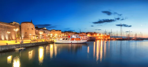 Vista Noturna Porto Iate Alghero Marina Golfo Alghero Com Veleiros — Fotografia de Stock