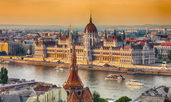 Budapest Város Esti Jelenete Kilátás Dunára Parlament Híres Épületére Elhelyezkedés — Stock Fotó
