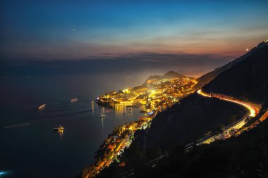 Akşam alacakaranlıkta eski Dubrovnik kasabasının hava panoramik manzarası. Konum: Dubrovnik, Dalmaçya, Hırvatistan, Avrupa