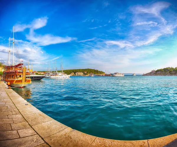 Famoso Resort Adriático Makarska Con Pintorescos Puertos Barcos Turísticos Ubicación — Foto de Stock