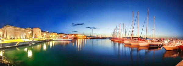 Vista Noturna Porto Iate Alghero Marina Golfo Alghero Com Veleiros — Fotografia de Stock