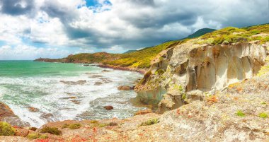 Batı kıyısındaki Arjantin Kulesi 'nin Bosa yakınlarındaki Costa Tentizzos boyunca harika bir manzarası var. Konum: Bosa, Oristano ili, İtalya, Avrupa