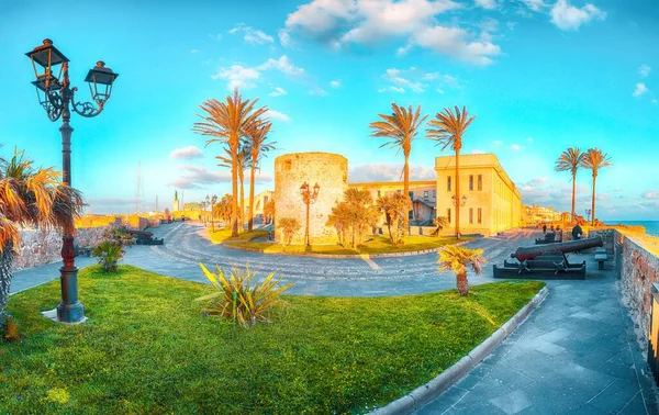 Πανέμορφο Απογευματινό Τοπίο Του Ιστορικού Τμήματος Της Πόλης Alghero Φανταστική — Φωτογραφία Αρχείου
