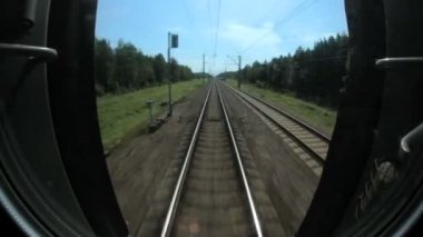 Raylar ve traversler doğa iletişimde demiryolu hızlı tren trafik