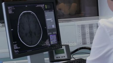 Analiz tomografi beyin bilgisayar monitörü
