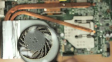 Muayene laptop soğutma sistemi Büyüteç altında