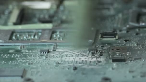 Staubiges Laptop-Motherboard — Stockvideo