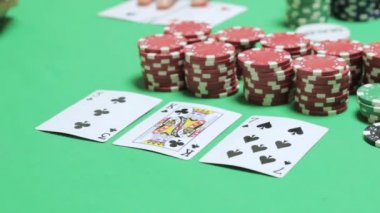 Bir yeraltı Casino Texas Poker büyük para, gergin bir oyun
