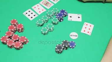 Hızlı bir oyun Texas poker, şans ve kazanan oyuncu
