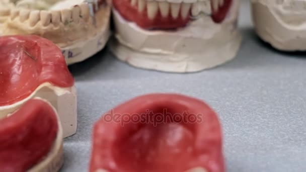 Falsa mandíbula humana, dientes extra — Vídeo de stock